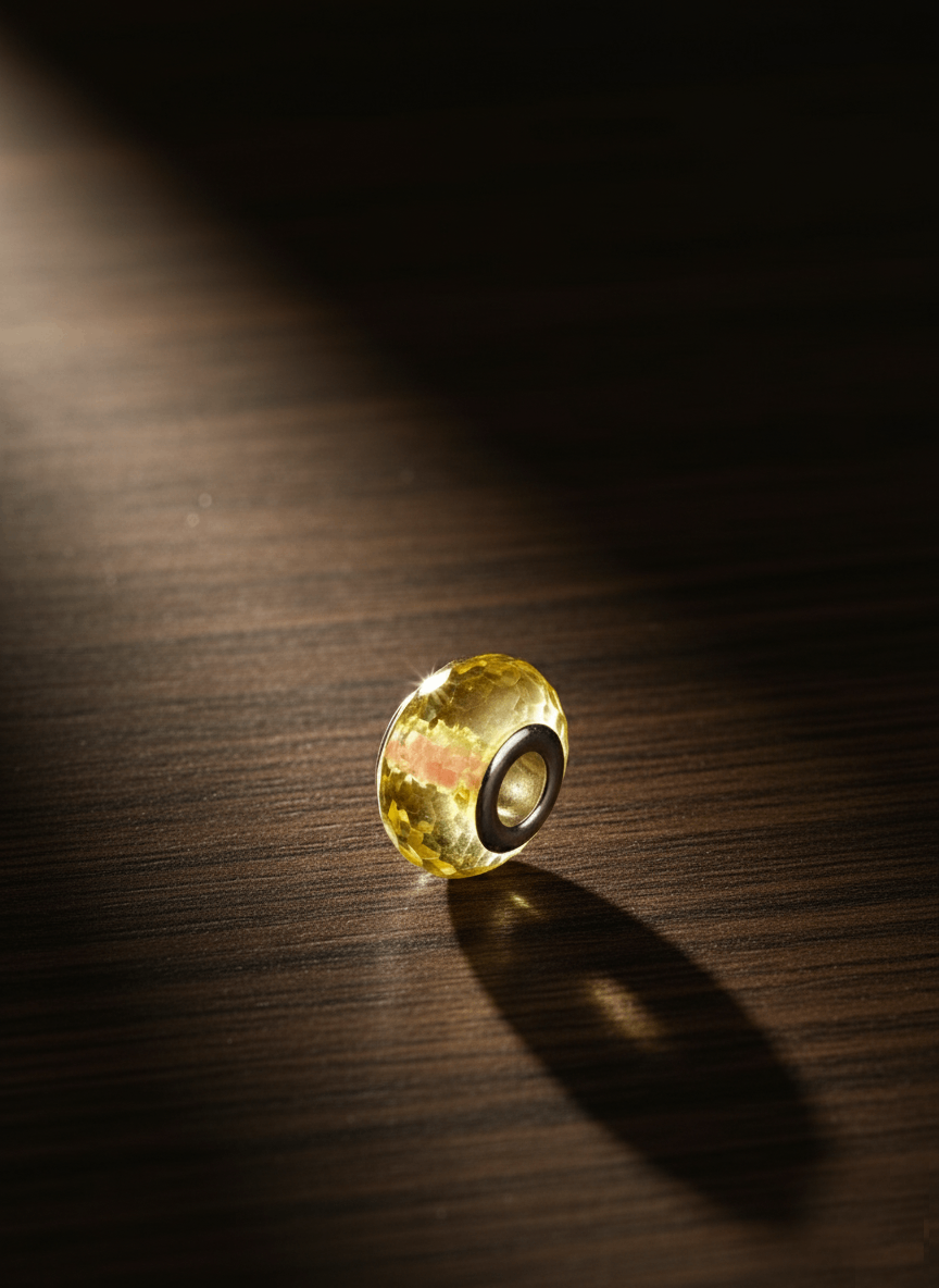 CHARM rond résine jaune fleuri