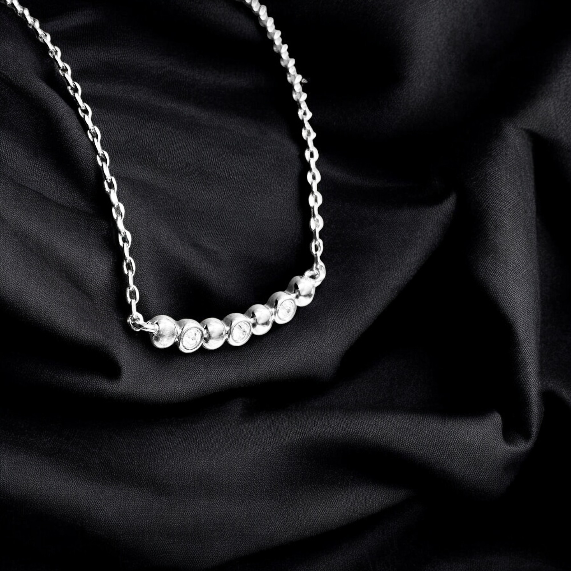 Pendentif Mesmera plaqué or blanc