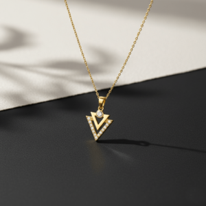 Pendentif Pyramid serti de cristaux